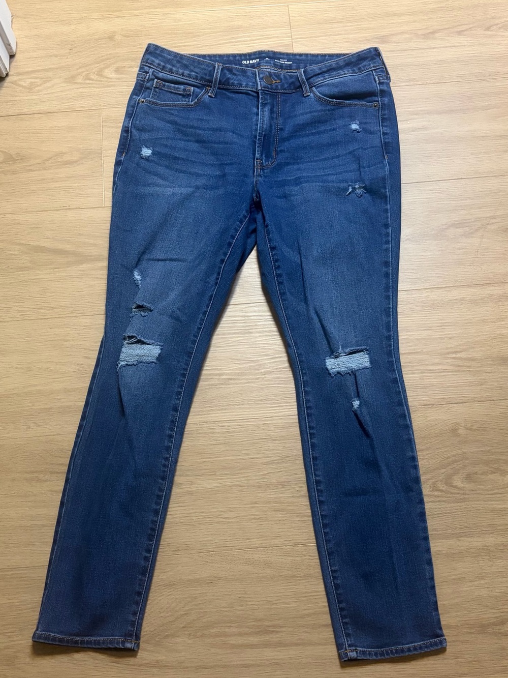 Old Navy Mid-Rise Pop Icon Skinny Jeans 12 Short Distressed